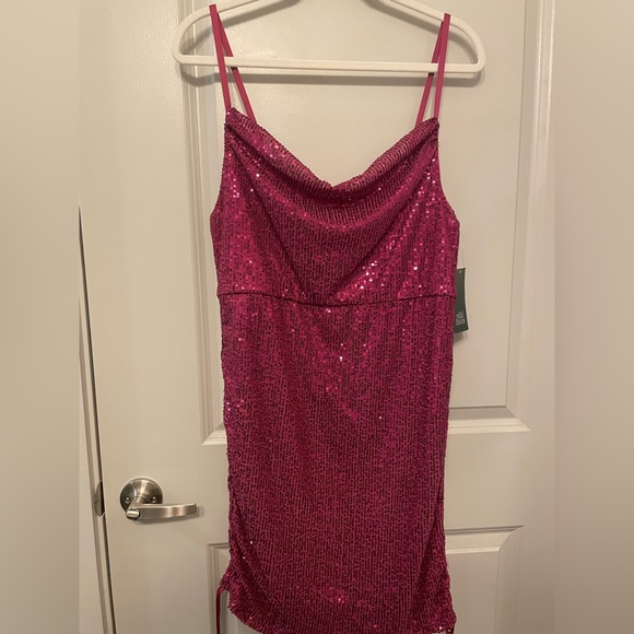 Pink sequence dress - Picture 2 of 4